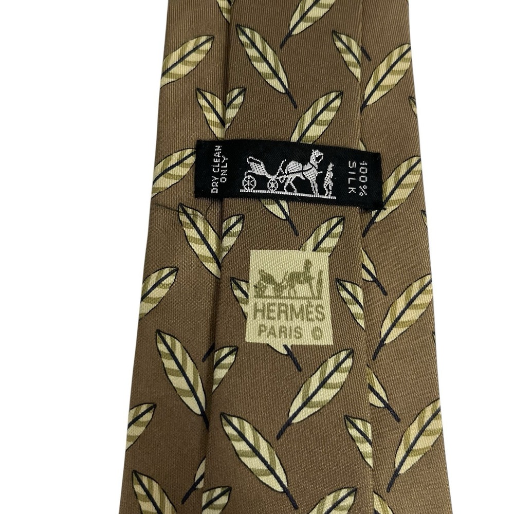 Hermes Men's Tie Feathers Bronze Satin Silk 995 SA France 3.5" (W) x 55" (L) euc